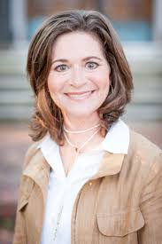 Beth Pickering's Instagram, Twitter & Facebook