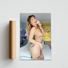 BVRCTYP LENA PAUL Poster Sexy Hot Model Girl Posters Sex Female Star  ActorNaked Women Wall Art Adult Fashion Boobs For Bedroom Living Room Decor  Canvas Unframe-style 16x24inch(40x60cm): Posters & Prints - Amazon.com