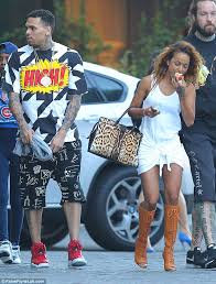 Le jeune homme, très fier de pouvoir approcher la belle, a rapidement posté les clichés de. Cristiano Ronaldo E Chris Brown