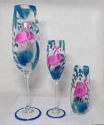 Make an occasion special with gorgeous champagne flutes & glasses. Hand Painted Flamingo Large 780ml Moet And Chandon Clear Glass Champagne Flutes Wine Glasses Buy Champagne Glasses Champagne Flutes Glasses Clear Champagne Glasses Product On Alibaba Com