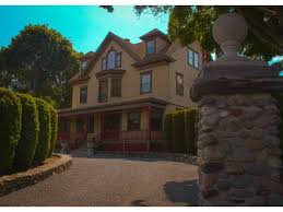 Sylvia S Favorite House 931 Brayton Ave Somerset Ma 02726 Zillow Somerset Zillow Exterior
