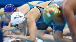 In ihre autobiografie butterfly erzählt sie über ihre abenteuerliche flucht und ihr leben in deutschland. Video Serie Mit Ioc Fluchtlingsteam Yusra Mardini Im Gesprach Mit Katie Ledecky