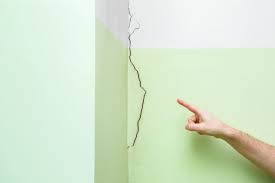 Juego de terror y suspenso del año 2020 de hasta cuatro jugadores en cooperativo. 25 Silent Signs Your House Is Falling Apart Best Life
