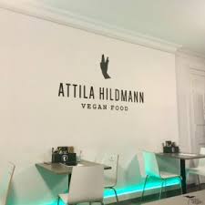 Der verschwörungstheoretiker und coronaleugner attila hildmann hat erneut schwierigkeiten mit seinem. Vegan In Berlin We Live Vegan