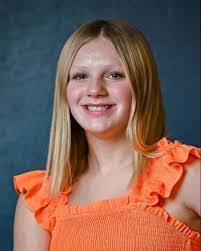 Isabella Kramer's Instagram, Twitter & Facebook