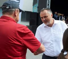 Eine leckere kombination aus vollmilchschokolade und cremiger milchfüllung, die ein genuss für die ganze familie ist. 10 Euro Mindestlohn Pro Stunde 1 700 Euro Netto Fur Burgenlands Gemeindebedienstete Ab Janner