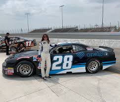 Some of your points will have to come from cheaper drivers that benefit from place differential points. Julia Landauer Leads First Nascar Pinty S Lap Makes Statement In Djk Debut Short Track Scene