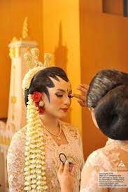 Jika ini kurang cocok silahkan pilih hasil yang ada dibawah ini. 24 Ide Ronce Pengantin Gaya Pengantin Pernikahan