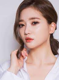 All The Products You Need For Flawless Glass Skin According To K Beauty Experts Korean Makeup Look Asian Makeup Looks Korean Beauty Tips