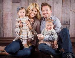 Family Portrait Photography Twin Baby Girls Family Photo Outfit Ideas For Family With Baby Girl Twin Baby Girls Family Portraits Family Portrait Photography