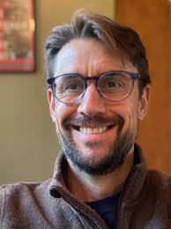 Steve Henn's Instagram, Twitter & Facebook