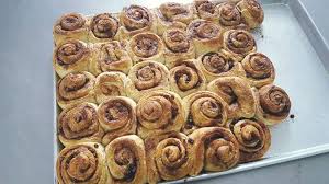 Ree drummond's famous cinnamon rolls are utterly delicious and worth the time it takes to make them from scratch. Cara Buat Cinnamon Roll Sedap Tanpa Guna Mixer
