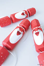 If you're hot at the dinner table you can have a fan to cool yourself down. Diy Paper Crafts Papershape