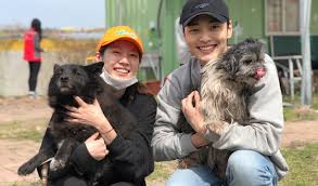 Kim Minjae And Gong Seungyeon Are Volunteers For Animal Shelter Picnic Event Kpopmap Kpop Kdrama And Trend Stories Coverage