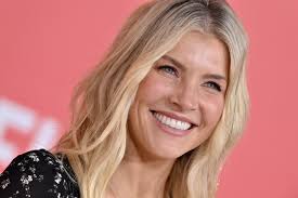 Amanda Kloots Taps Into Her Model Days in Stunning Photo