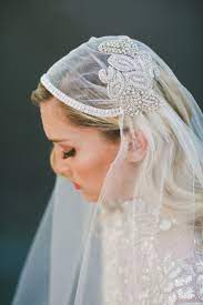 20 Perfect Bridal Hair Accessories For The 1950s Loving Bride Retro Wedding Hair Wedding Hairstyles With Veil Bridal Hair Accessories