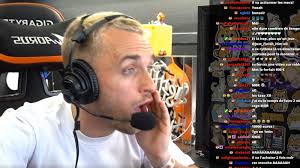 Assassin des templiers (norman & squeezie) #humour #jeux vidéo. Twitch Lors D Un Live Squeezie A Accidentellement Paye 600 Pour Diffuser Sa Derniere Video En Avant Premiere Dexerto Fr
