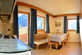 La nostra casa è il buen retiro di chi cerca relax e un contatto più autentico con la natura. Appartamento Famiglie Alto Adige Corvara Sudtirol