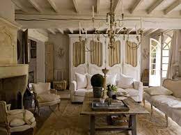 Gustavian Style Home In France Inspiring Interiors Soggiorno In Stile Rustico Case In Stile Francese Case Francesi