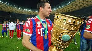 Im finale spielte borussia dortmund gegen bayern münchen. Pokal Quiz Pizarro Der Mann Furs Finale Dfb Deutscher Fussball Bund E V