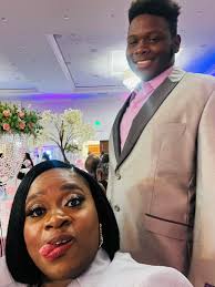 EVERYONE STOP WHAT YOURE DOING AND HELP ME WISH MY BEAUTIFUL WIFE A HAPPY  BIRTHDAY 🎂 I LOVE YOU TO THE MOON AND BEYOND 🎂🎉🎁🎈🎊❤️❤️❤️