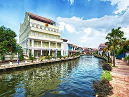 Setiap bilik yang dihias menarik dilengkapi dengan peti deposit. 9 Hotel Menarik Yang Terletak Di Tepi Sungai Melaka Dan Berhampiran Jonker Walk Catatan Travel Sabrina