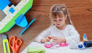 Eski eşyaları değerlendirme anlayışı sayesinde, artık gereksiz çöp oluşumu da meydana gelmeyecek. Eglenceli Oyuncak Nasil Yapilir Evde Yapilabilecek Kolay Ve Egitici Oyuncaklar Anne Cocuk Haberleri