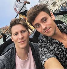 Tom daley, 26, is currently at his central london flat with his screenwriter husband dustin lance black, 45, and their toddler son robbie, along with tom's mother, amid the ongoing pandemic. Goss Ie Auf Twitter Tom Daley And Husband Dustin Lance Black Announce Birth Of Their First Child Https T Co M88dbonsxd