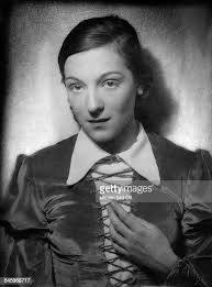 235 fotos e imágenes de alta resolución de Rene Angela