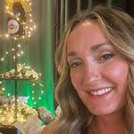 Lindsey Winegar's Instagram, Twitter & Facebook