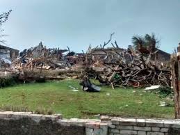 Oggi dopo una bella giornata trascorsa a piana degli albanesi, rientrando a palermo, lungo la provinciale che porta ad altofonte, ho incontrato una grandinata in piena regola. La Tromba D Aria Rade Al Suolo Villa Veneta Oggi Treviso News Il Quotidiano Con Le Notizie Di Treviso E Provincia Oggitreviso