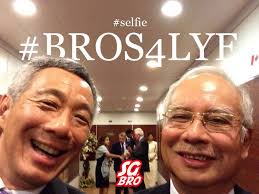 Pm Lee Takes A Selfie With His Broski From Across The Causeway Pm Najib Before The Opening Ceremony Of The Commonwealth Singapore Malaysia Head Of Government
