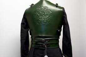 This green leather armor of item level 31 goes in the chest slot. Green Leather Armour With Celtic Dragon Embossing Etsy Renaissance Fashion Leather Armor Green Leather