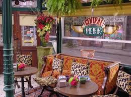 25 Things You Didn T Know About The Sets On Friends Friends Cafe Coffee Shop Decor Set Decor
