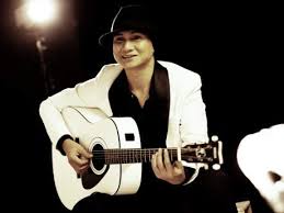 Jika kuradio dan engkau lagunya kan aku putarkan hingga semua terleka begitulah kita ditakdirkan untuk bersama. Hingga Hari Tua Ungkapan Syukur Anji Dalam Nada