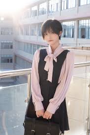 国宝級レベルの「美少女」降臨！中国の人気コスプレイヤー『帅嘤嘤』、秋仕様の上品な「制服コス」が話題に！ - Curecos Plus（キュアコスプラス）