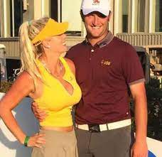 Jon rahm had an incredible year on the golf course in 2019. La Explosiva Novia De Jon Rahm De Armas Tomar Kelley Cahill