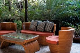 Moi je suis ebeniste et j'ai realisé une table de salon de jardin en y passant de l'huile de lin et de l'essence de therebentine. Comment Proteger Son Mobilier De Jardin De La Pluie Et Des Intemperies Les Trocheures