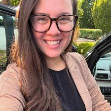 Cozy December getaway with fireplace and Christmas lights