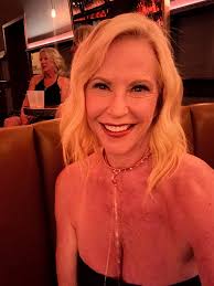 Magic Mike dance review is the BEST men's pleasure show I've ever seen.  Extraordinary talent in gorgeous male bodies. I had a delicious lap dance  with my favorite guy and he gave