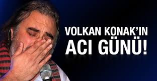 Selma konak, kuzeyin oğlu mahlasıyla tanınan 54 yaşındaki volkan konak ile yıllar önce selma hanım eşi volkan beyin aksine ekranlardan uzakta çocuklarıyla birlikte hayat sürmektedir. Volkan Konak In Aci Gunu Haberi Son Dakika Haberleri