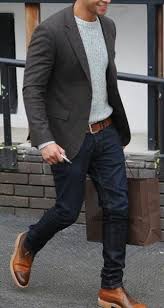 Black Blazer And Jeans Outfit Mens Office Style Him A Great Casual Way To Dress Down A Blazer For Men S Fashion In The Fall Mens Outfits Menswear Well Dressed Men