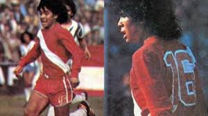 Sin embargo, su nacimiento había comenzado a forjarse 24 horas antes. A 44 Anos Del Debut De Diego Maradona En Argentinos Juniors Con 15 Anos