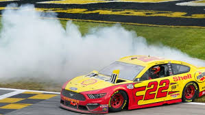 Daniel hemric has the fastest speed in qualifying of 178.047 mph and will start on the pole for the 2019 nascar cup series hollywood casino 400 at kansas speedway. Nascar How Middletown Ct S Joey Logano S Win Shook Up The Playoff Picture At Kansas