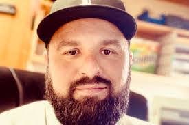 Aaron Grimsley's Instagram, Twitter & Facebook