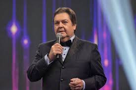 Fausto corrêa da silva (born may 3, 1950) commonly known as faustão (literally big fausto), is a brazilian television presenter. Fausto Silva Passa Por Cirurgia Do Coracao Exame