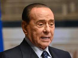 Silvio berlusconi leaves hospital after 24 days medical supervision. Italien Silvio Berlusconi Erneut Im Krankenhaus Kolnische Rundschau