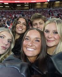 Deandra Gonzales's Instagram, Twitter & Facebook