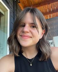 Jenna Irvine's Instagram, Twitter & Facebook