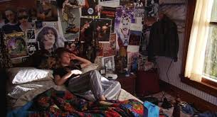 Besides reflecting the teen's interest, a teen bedroom should also be functional for here is a list of teen bedroom decoration ideas to assist you design the perfect room for your. 9 Brilliantly Nostalgic Teenage Bedrooms From Classic Movies